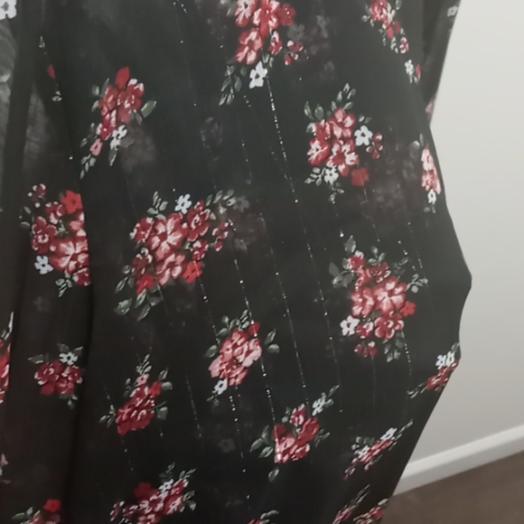 Flower print blouse - Picture 2 of 5